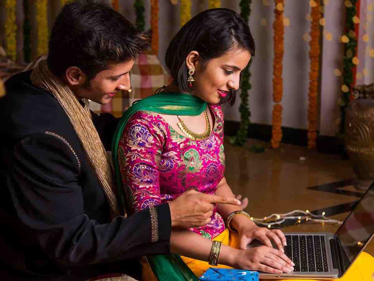 mulher e homem índia bitcoin