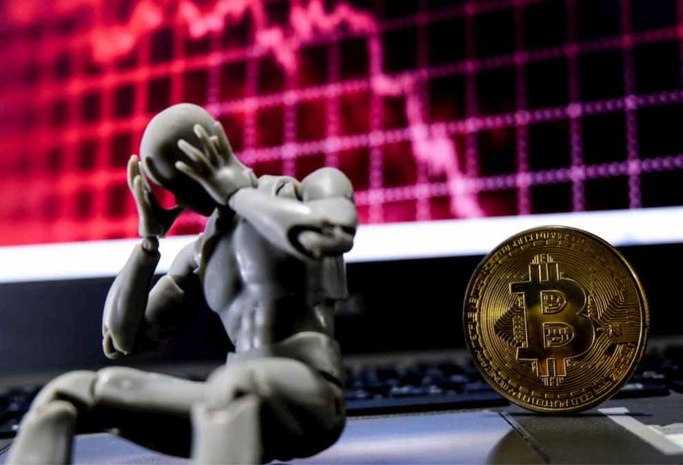 Bitcoin cai mais de 10% e surpreende o mercado