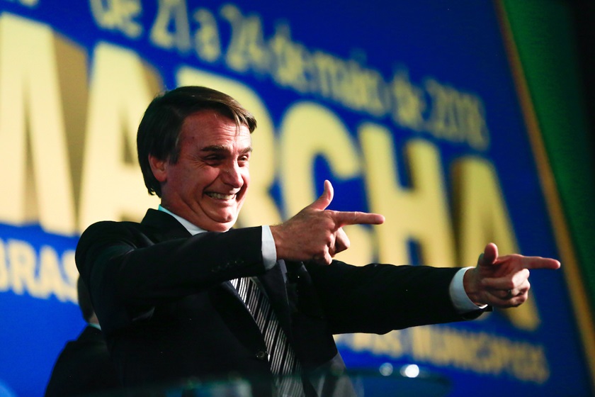 Bolsonaro assina medida que quebra o monopólio da Casa da Moeda