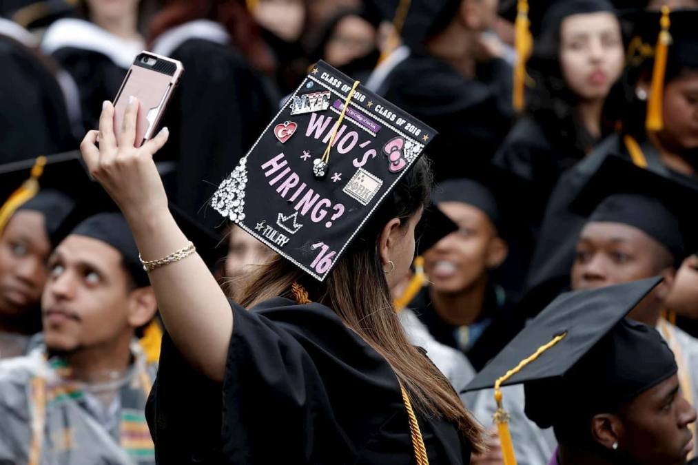 Graduados têm menos chances de encontrar emprego, segundo o FED