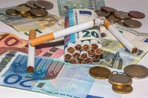 Cigarro como dinheiro