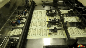 imprimindo dinheiro