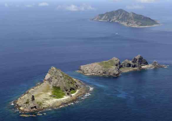 Ilhas japonesas no meio do mar