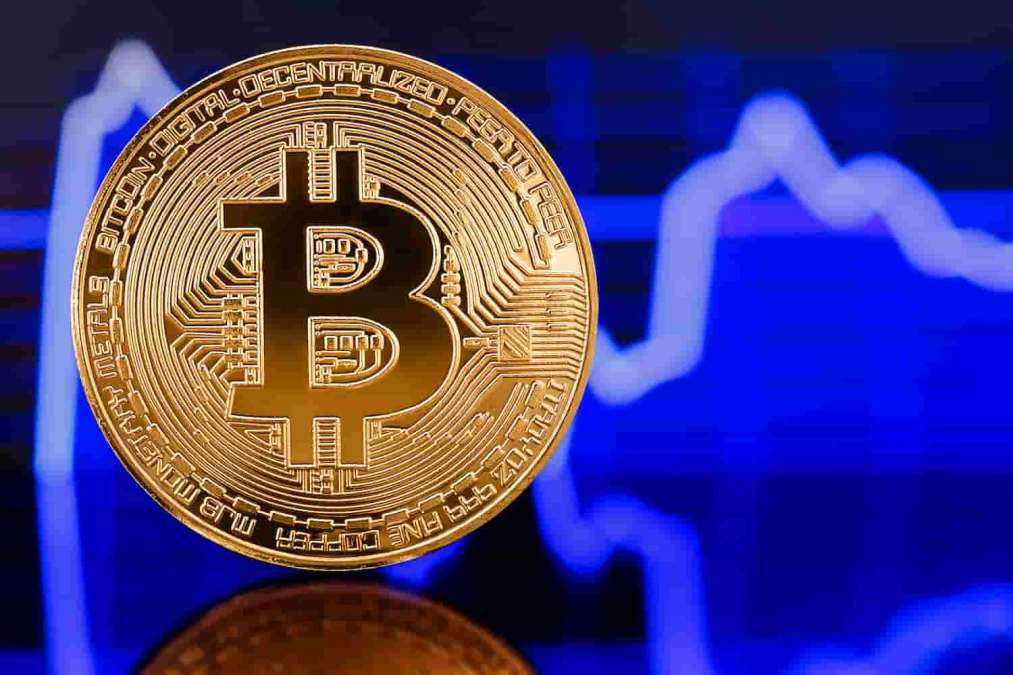 Sentimento do Bitcoin sobe, mas investidores devem tomar cuidado