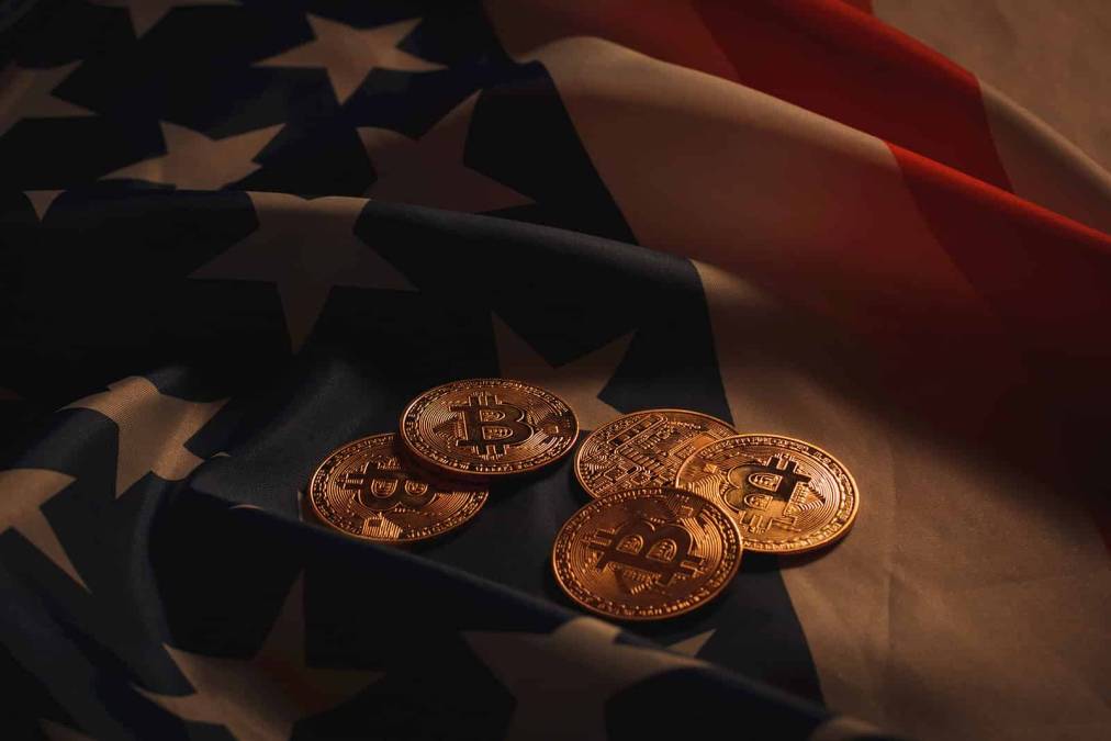 Mais da metade dos investidores nos EUA estão interessados no Bitcoin