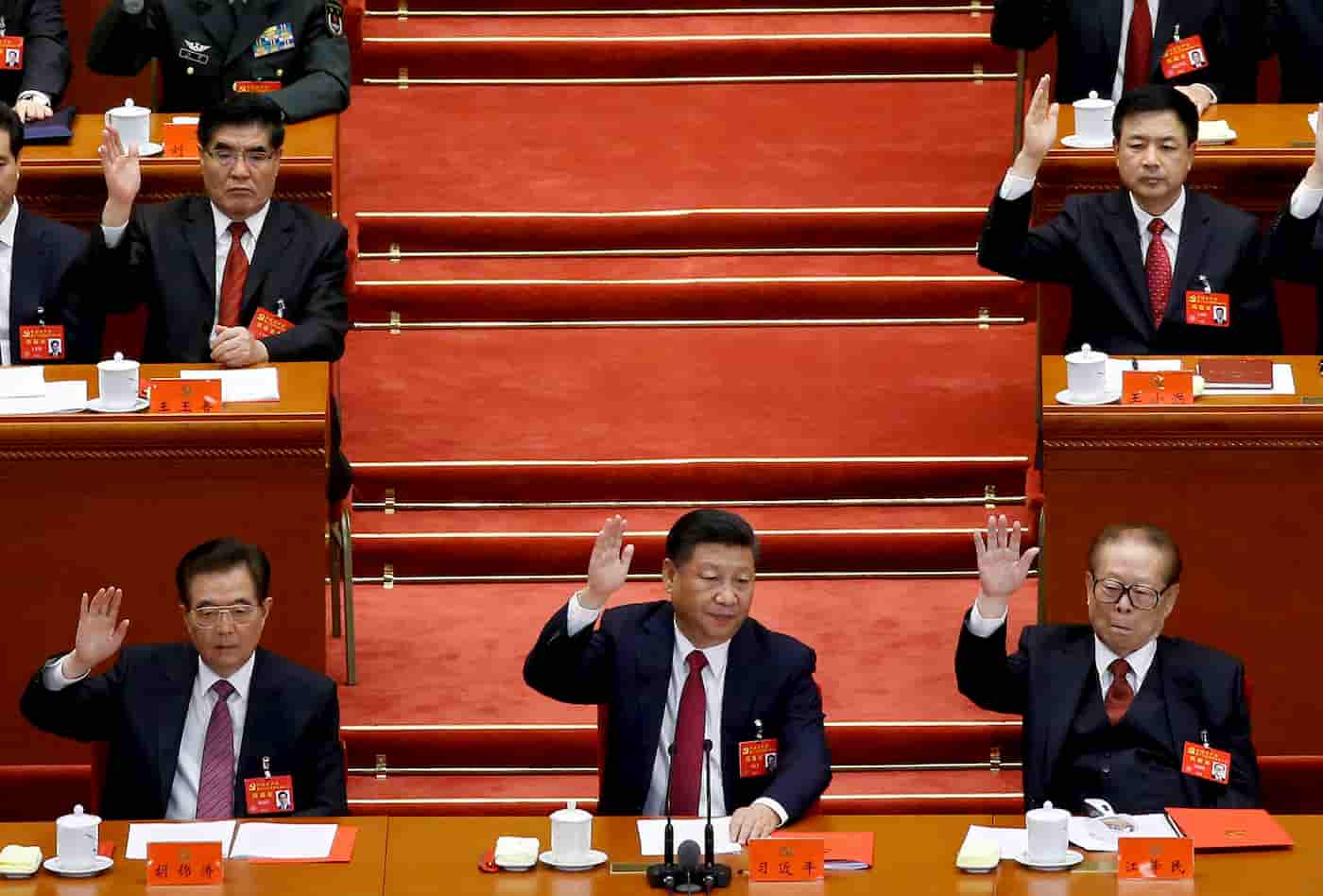 Xi Jinping ao lado de seus predecessores