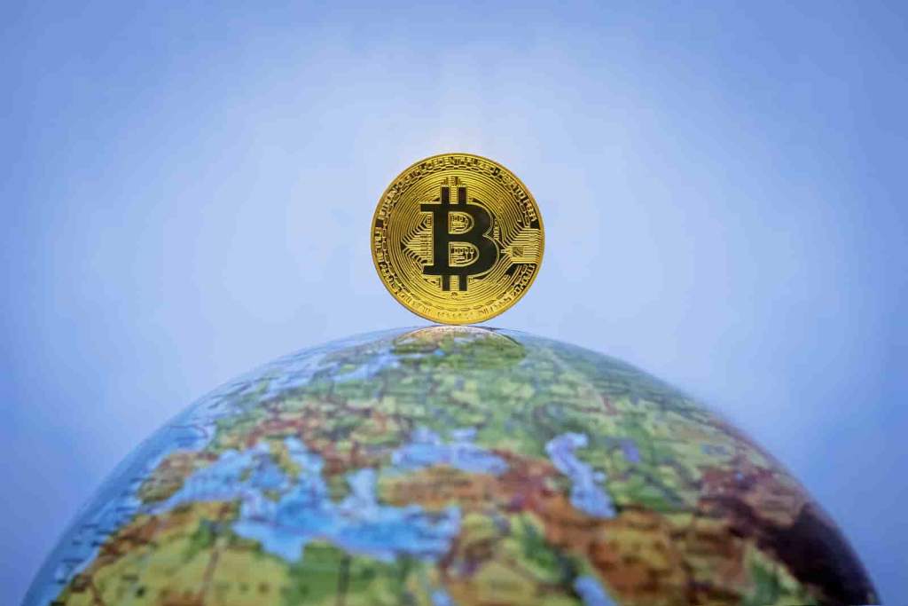 Bitcoin no globo terrestre