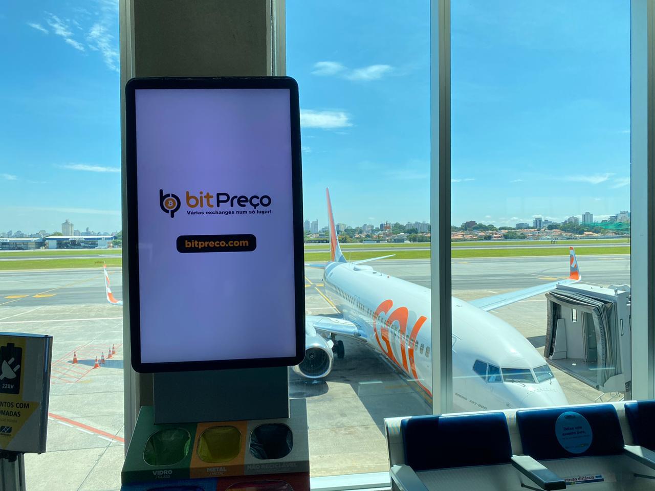 Cotação de Bitcoin aparece pela primeira vez em aeroportos de todo Brasil