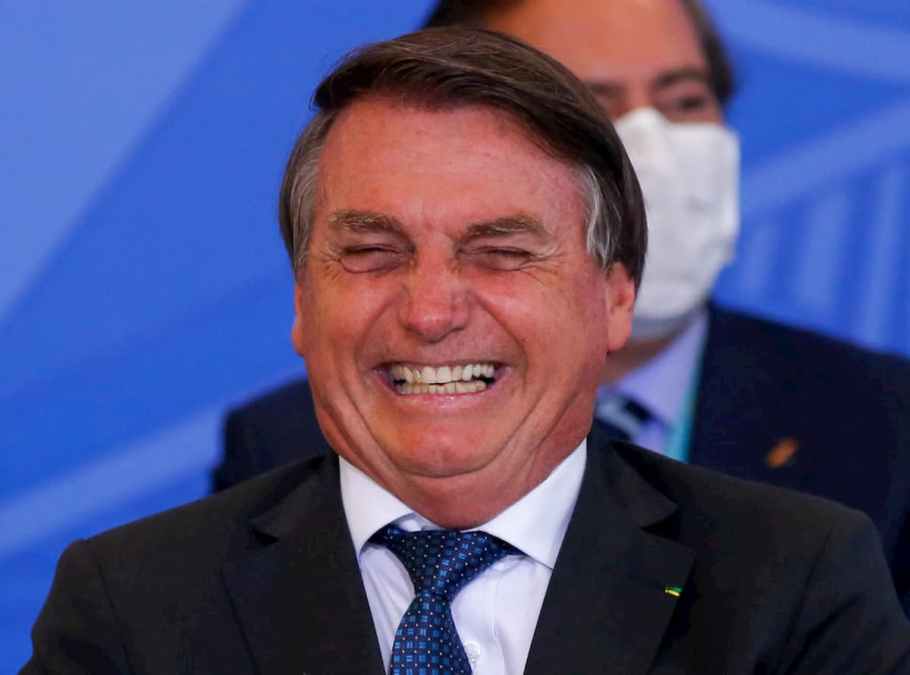 Bolsonaro lança plano de imunização sem seringas; Bitcoin e água em alta