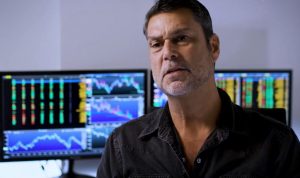 Bitcoin faz os demais investimentos parecerem inúteis, afirma Raoul Pal