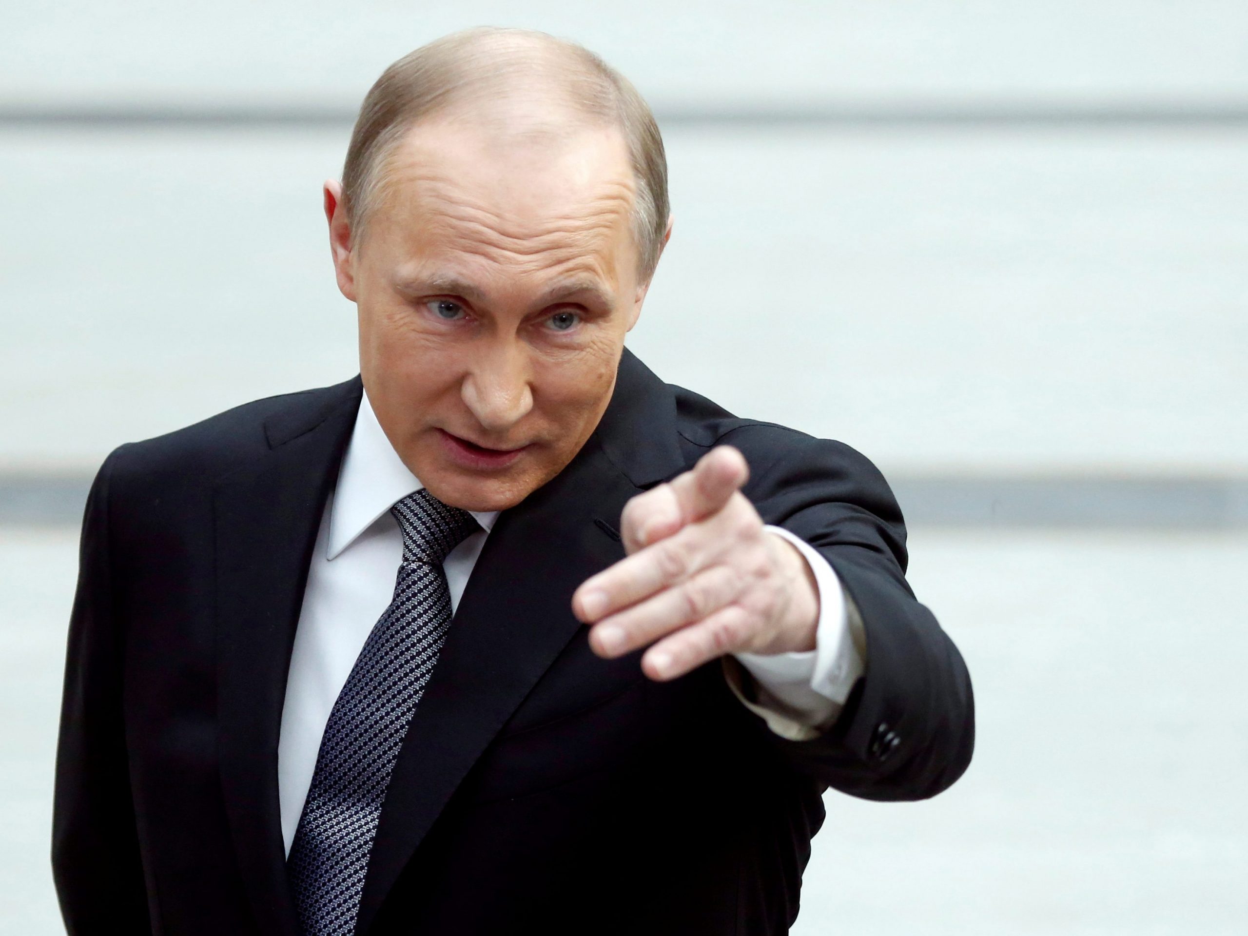 Putin apontando o dedo