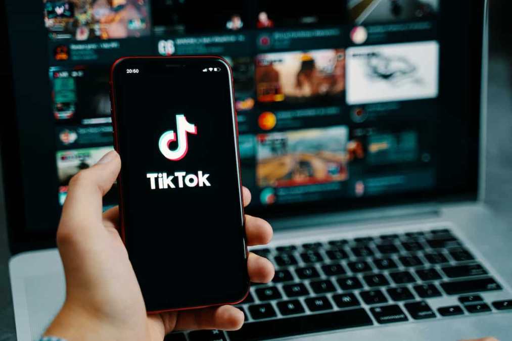 TikTok anuncia parceria com criptomoeda