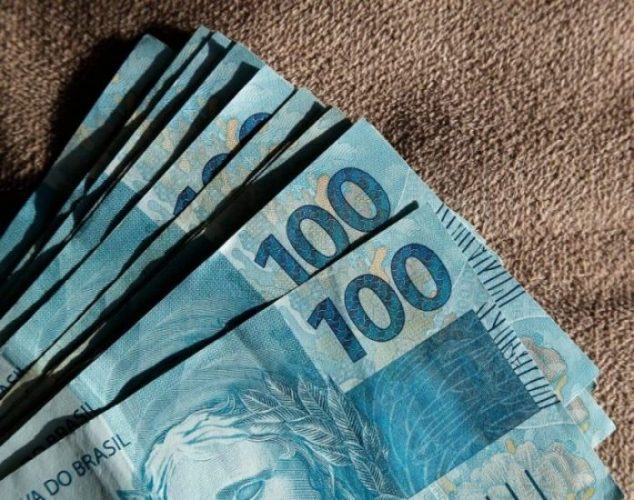 Inflação bate 2 dígitos no Brasil, analistas discutem qual o melhor ativo para se proteger