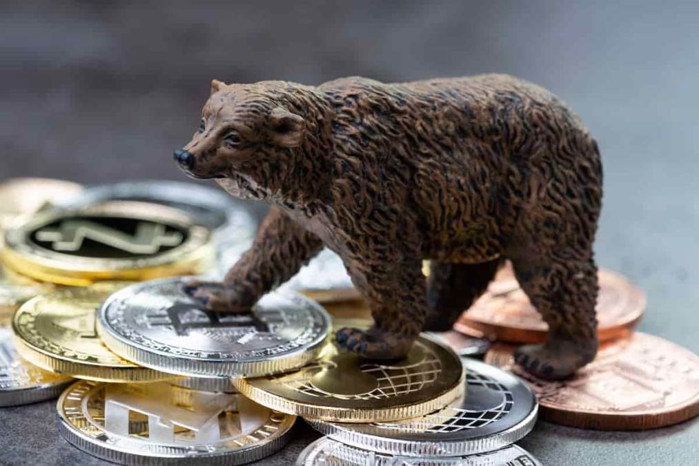 Bitcoin recua 4% e market cap cripto cai para menos de US $1 trilhão