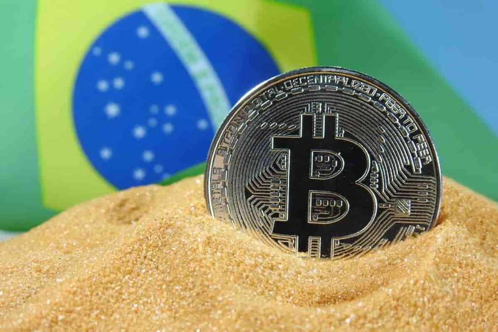 Brasileiros negociaram mais de R$ 100 bilhões em bitcoin em 2021
