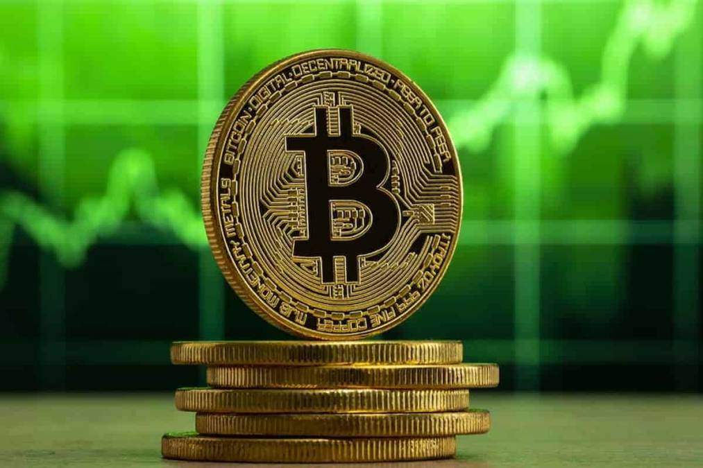 Bitcoin supera US$ 31 mil após 9 semanas em queda