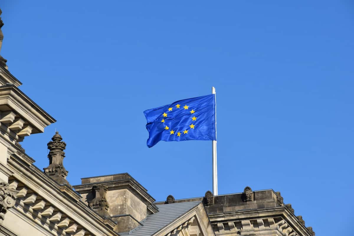 União Europeia pretende padronizar as regras de tributação cripto