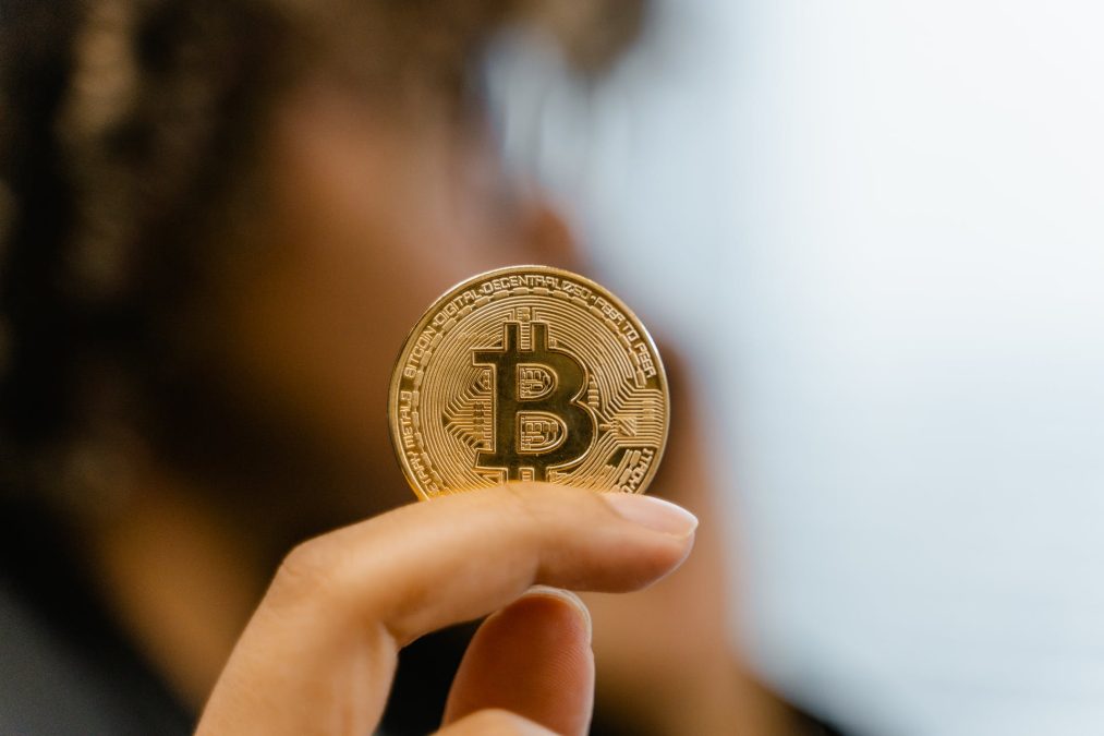 Bitcoin ultrapassa Tesla, Berkshire Hathaway e Meta em valor de mercado