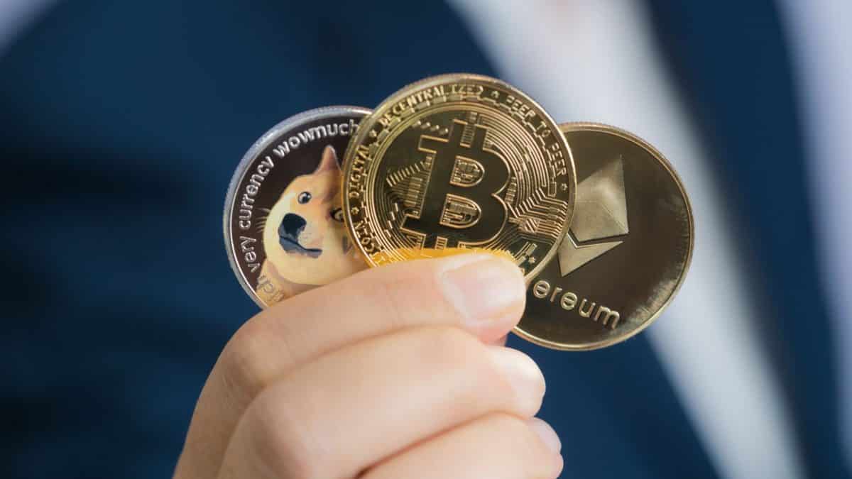 Mais de 580 milhões de pessoas investem em criptomoedas, aponta relatório