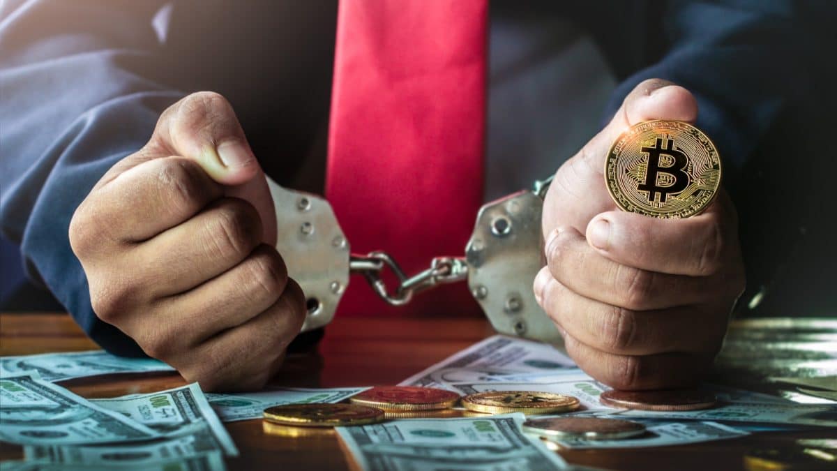 Funcionários de escola pública desviam milhões com mineração de criptomoedas