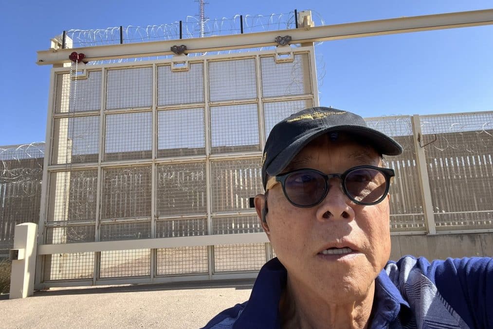 Robert Kiyosaki diz que bitcoin está “pegando fogo” e que investidores precisam para de perder tempo