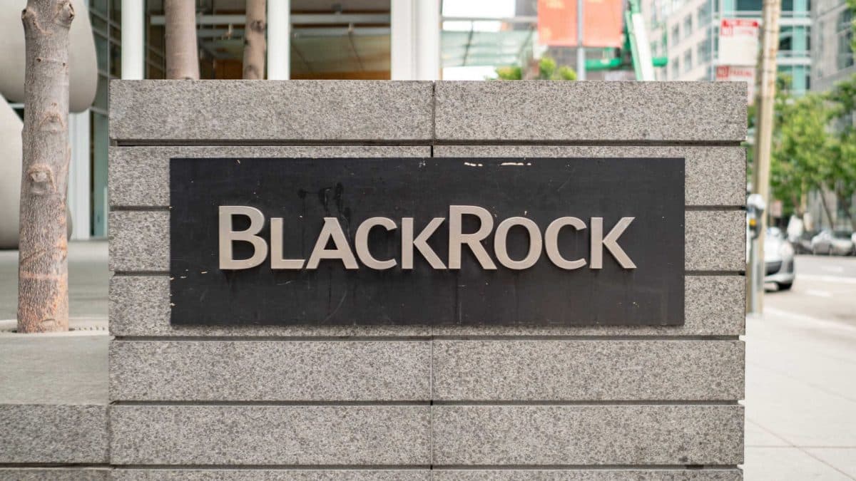 BlackRock faz compra recorde de Bitcoin e mercado volta a subir