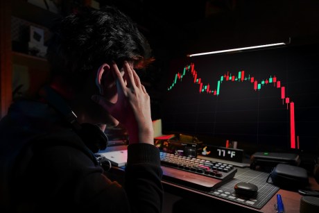 Detentores de Curto Prazo do Bitcoin Capitulam: $5,2 Bilhões Vendidos em Perda