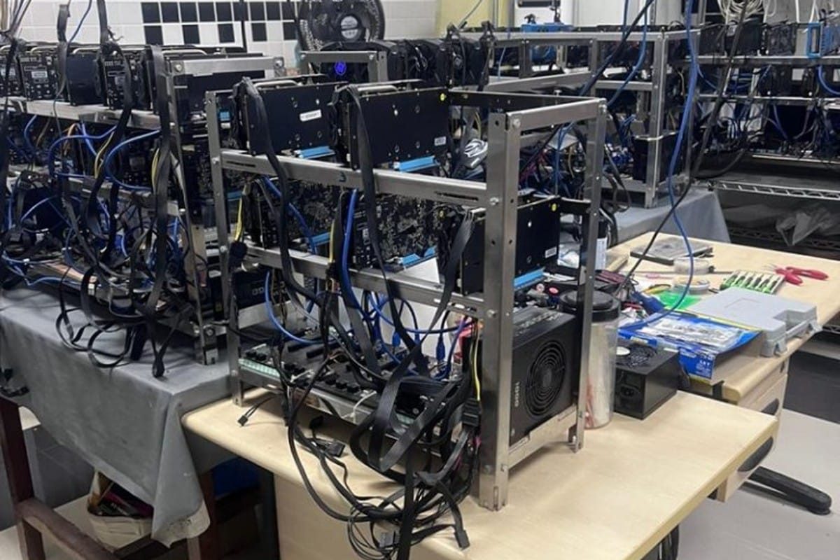 Polícia de SP encontra mineradora de Bitcoin em operação contra o tráfico
