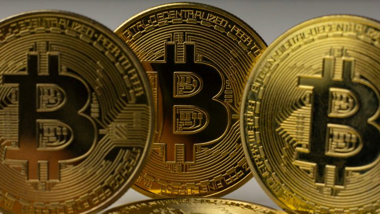ETFs de Bitcoin atingem US$ 40 bilhões em entradas, estabelecendo recorde histórico para criptomoedas. 