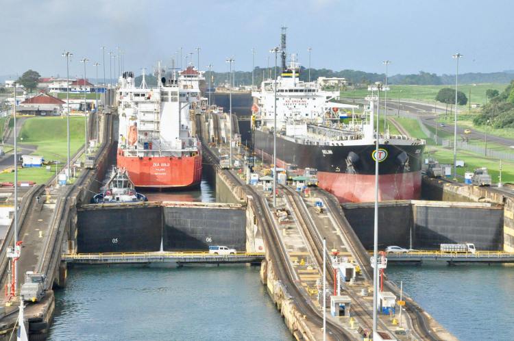 Canal do Panamá Poderia Priorizar Navios que Pagam com Bitcoin, Sugere Prefeito 