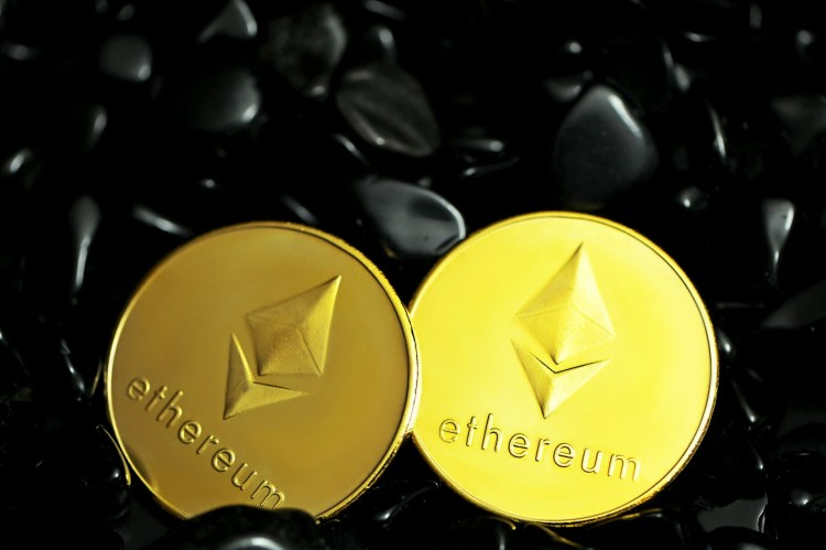 Ethereum Recupera $2.500 em Rali Impulsionado por Squeeze – Mas Conseguirá Manter?
