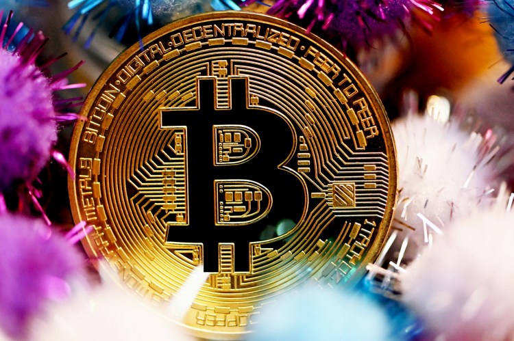 Bitcoin deve defender este suporte chave para atingir a meta de $180,000 até o final do ano, diz analista. 