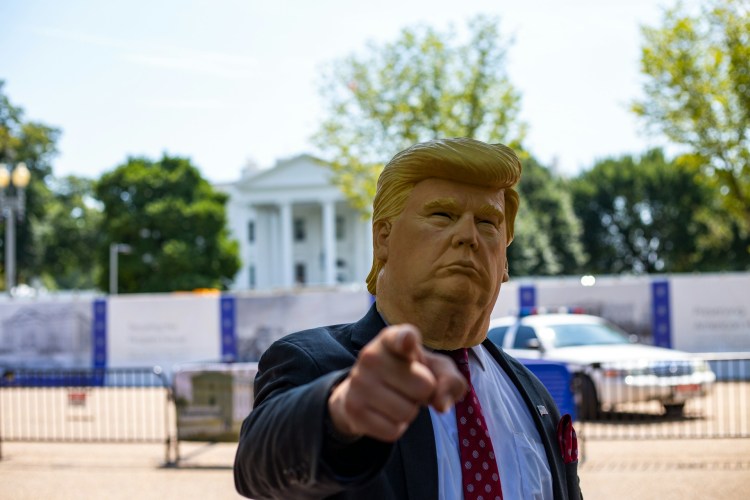 Principais exchanges de criptomoedas lucraram $172 milhões com a listagem do memecoin TRUMP – Relatório 