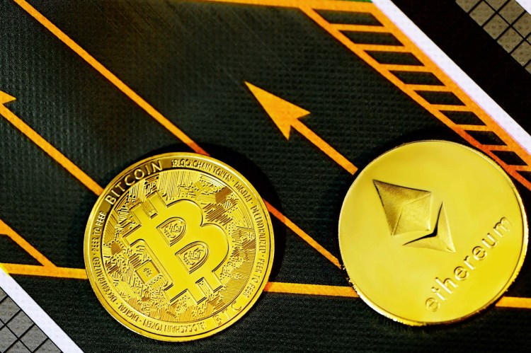Fraqueza do Bitcoin vs. Força do Ethereum: Dados On-Chain Revelam Divergência 