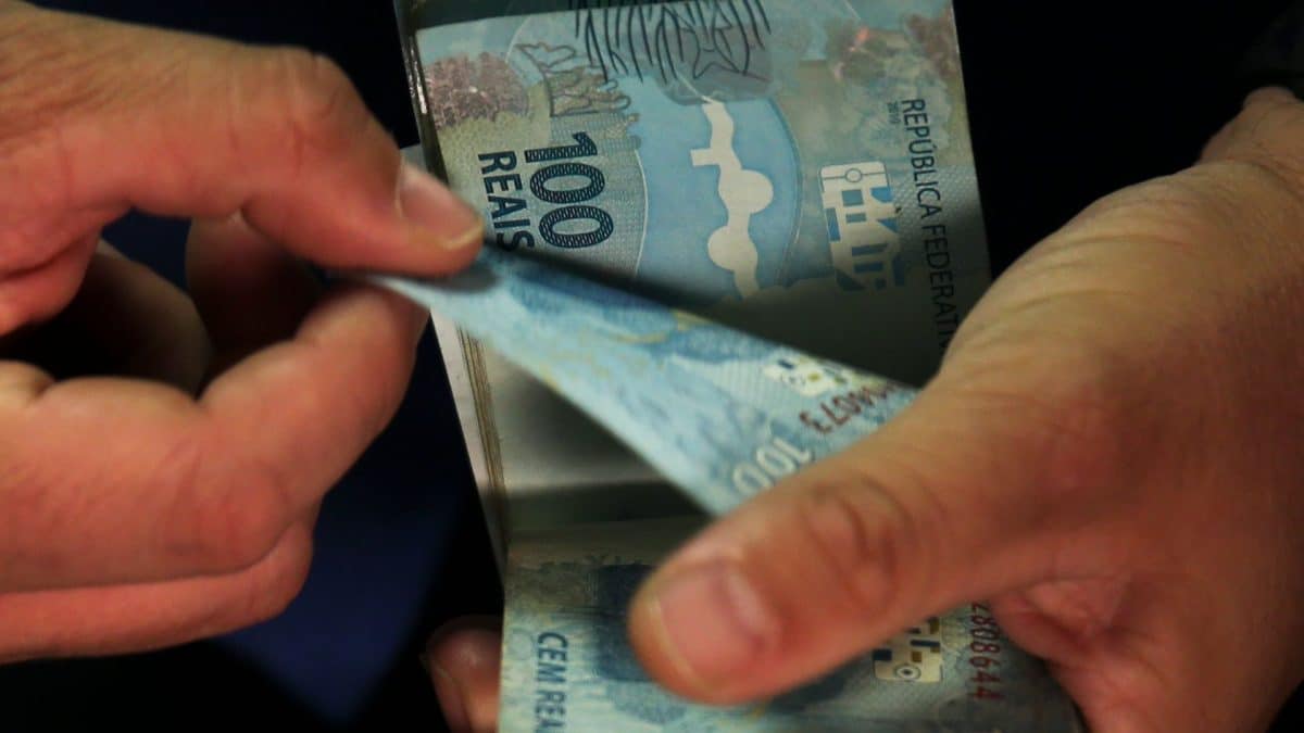 PEC contra Drex e fim do dinheiro avança com apoio de 180 deputados      