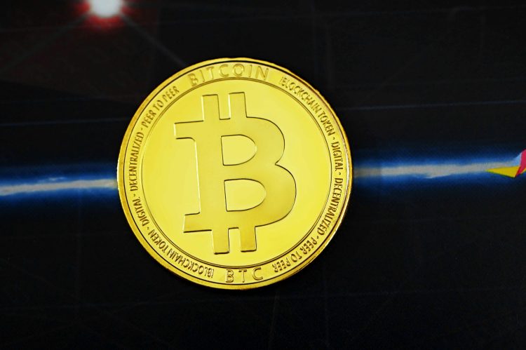 Relação Interessante de 1:4 Surge entre Preço do Bitcoin e Empresas com Tesouraria em BTC 