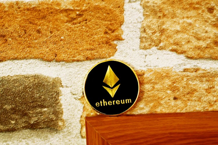 Última alta do Ethereum impulsionada por grandes ordens na Binance, diz analista. 