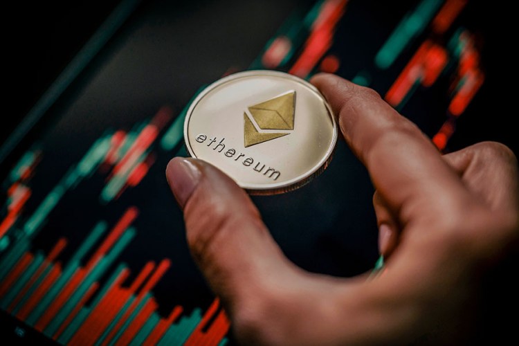 Ethereum está atualmente subvalorizado a $4.700? Leitura do NVT sugere que sim. 