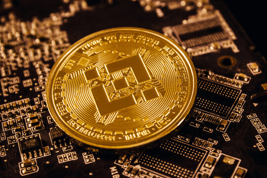 BNB Rompe Padrão de Xícara e Alça e Ultrapassa $1.050, Próximo Alvo: $1.100? 