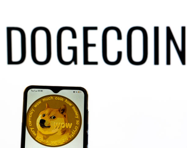 Dogecoin Consolida Após Recente Rejeição, Mas Reteste de $0,32 Parece Inevitável 