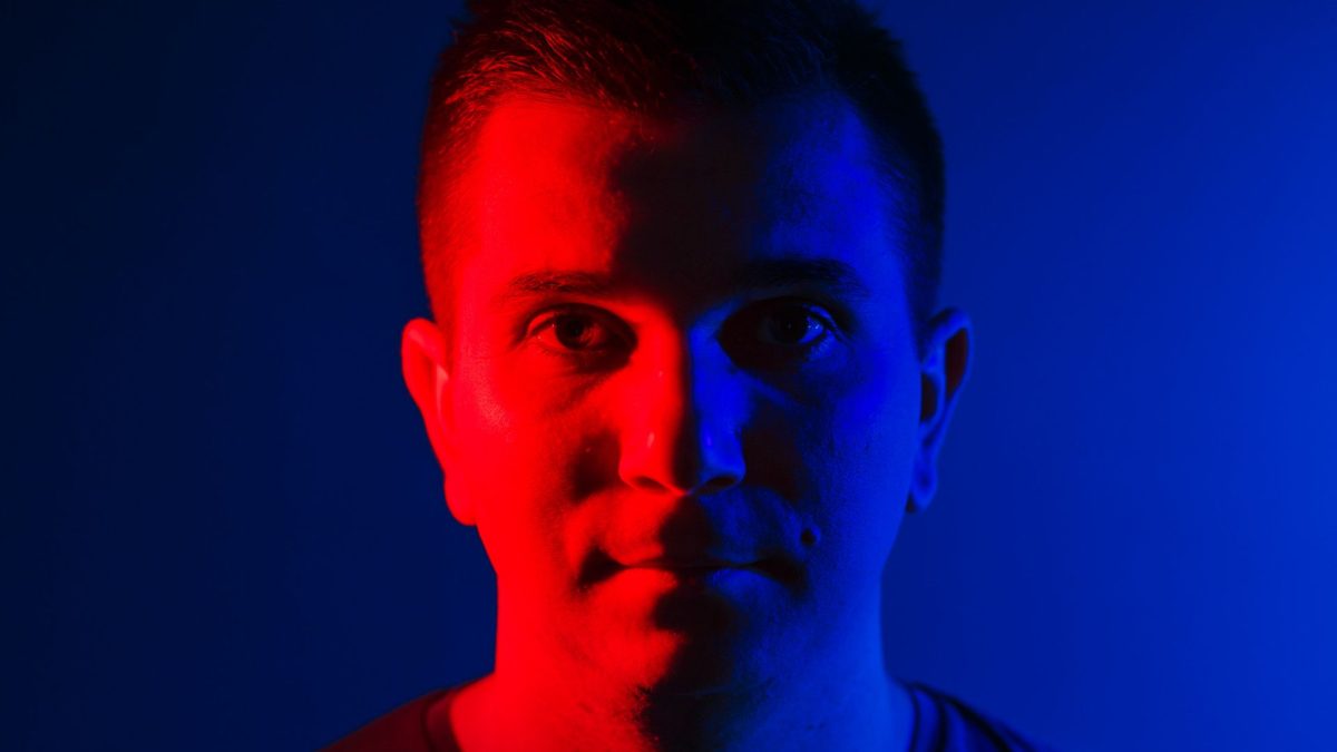 Homem admite culpa em esquema audacioso de fraude ao se passar por influenciador de criptomoedas!      