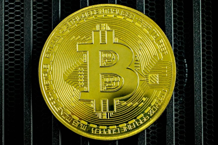 Bitcoin defende suporte de $108.000 em meio à venda de baleias em setembro – Outubro otimista à frente? 