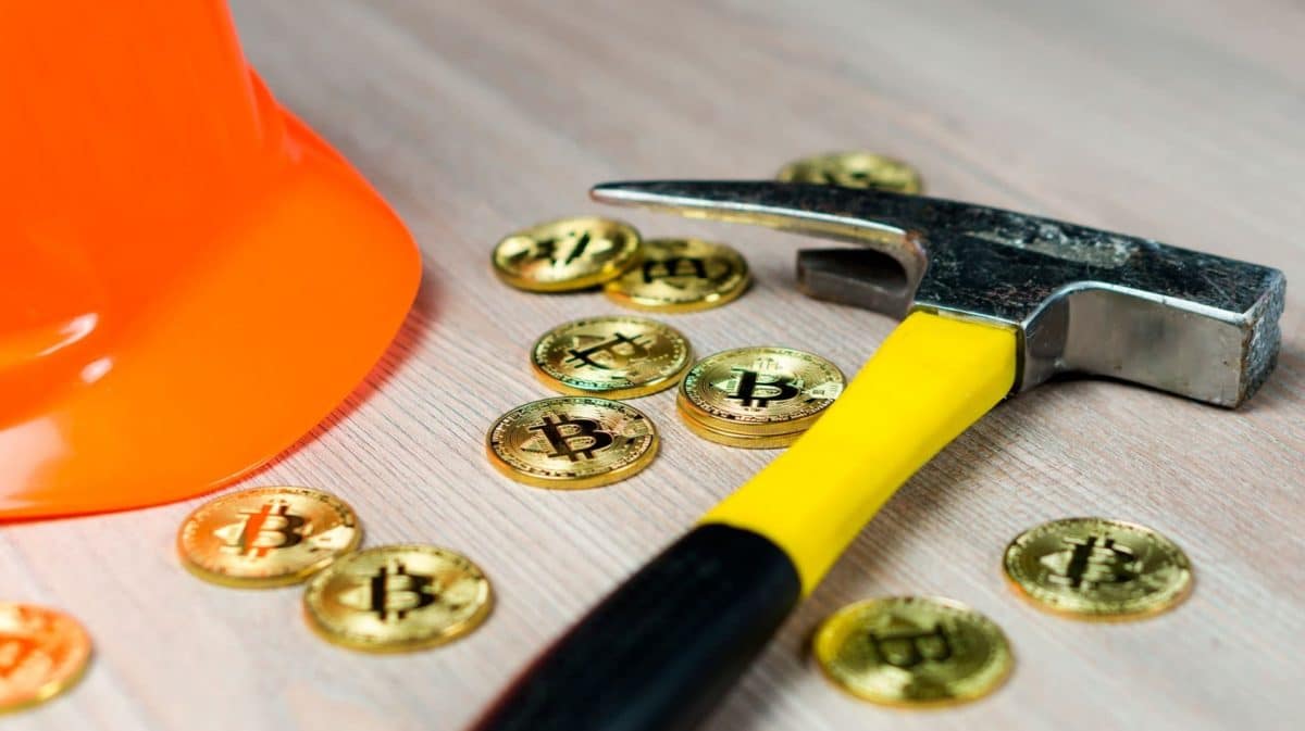 Minerador solo de Bitcoin ganha US$ 1,45 milhão com equipamento caseiro      