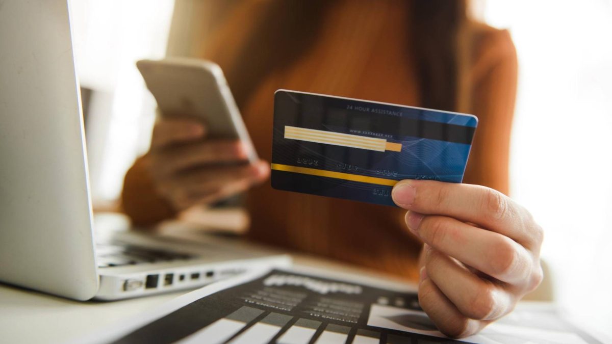 Divisão de criptomoedas da Visa lança sistema que integra pagamentos direto no código de IA