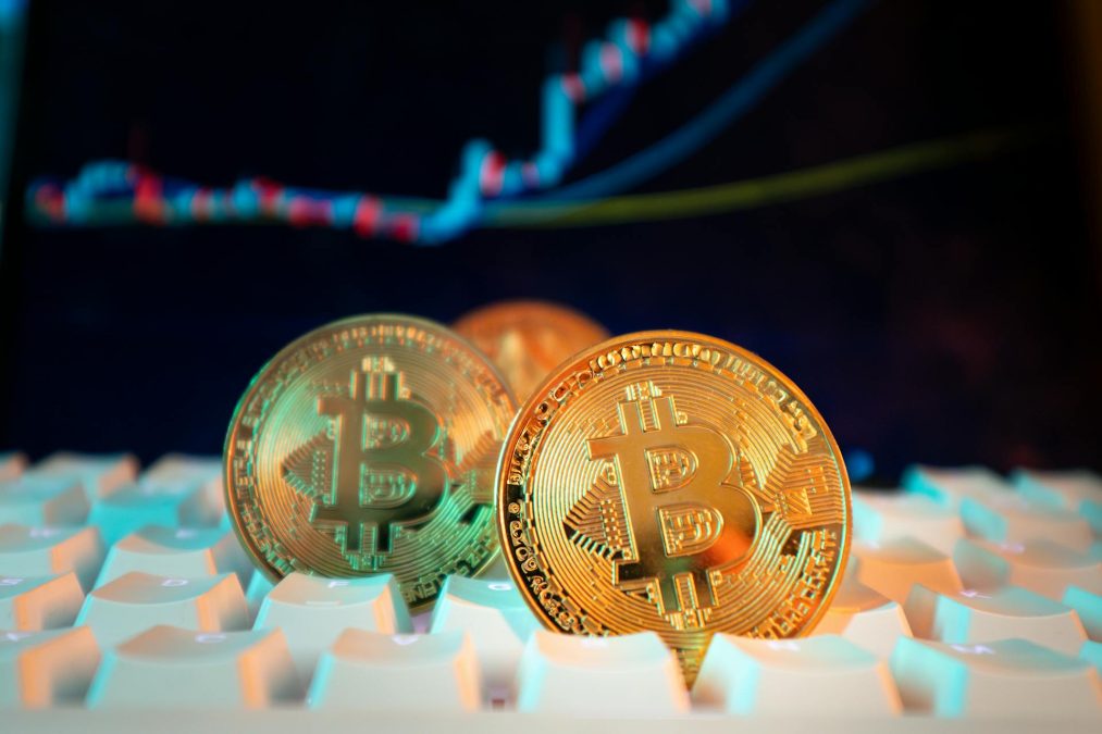 Bitcoin deixou de reagir a eventos e começou a antecipá-los, aponta relatório da Binance Research      